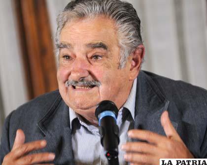 A dos años de su mandato el presidente de Uruguay, José Mujica recibió felicitaciones por gestión económica 