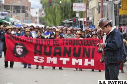 El Sindicato de Trabajadores Mineros de Huanuni, también participó de la marcha