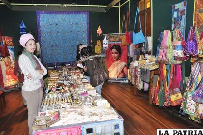 Exposición hindú se realiza en la Casa de la Cultura Patiño