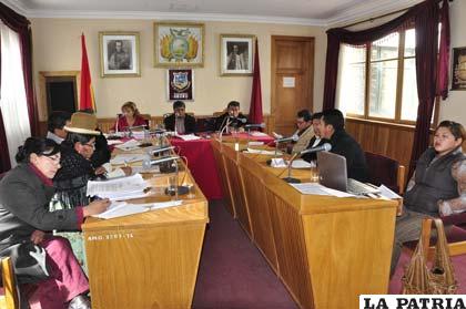 Concejales esperan pronunciamiento del Comité de Vigilancia, para tratar aprobación o rechazo del presupuesto ejecutado durante el 2012