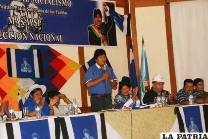 Presidente Morales clausura el ampliado nacional del MAS en Cochabamba