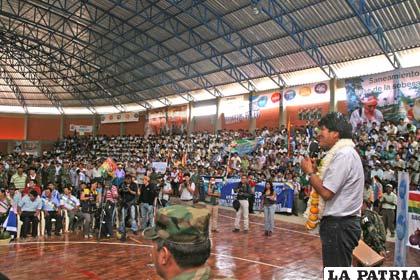 Evo Morales refiere que algunos escenarios deportivos se convierten en salones de fiesta