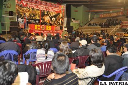 Masiva participación de sectores en el Congreso Político Sindical