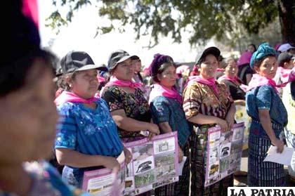 Mujeres piden un mejor trato de los varones
