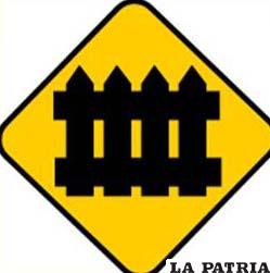 Paso a nivel con barrera: Se empleará para indicar la proximidad de un paso a nivel o cruce con un ferrocarril que está protegido con barreras o trancas que se bajan cuando se aproxima un tren, cortando el paso de vehículos.
Está señal deberá emplearse con la de cuidado con el tren (P-41), que se colocará justamente antes del cruce.