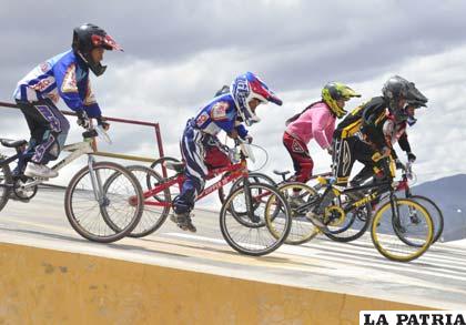 Hoy se corre la cuarta etapa del certamen Apertura de bicicross