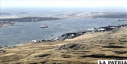Vista general de la capital Puerto Stanley, en las Islas Malvinas