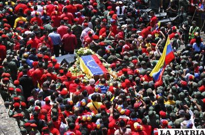 Hugo Chávez recibió ayer su último adiós del pueblo venezolano