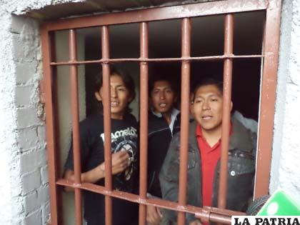 Los detenidos en la carceleta de la Felcc