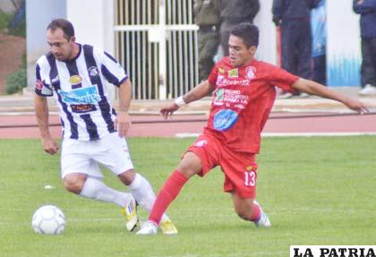 Alex da Rosa ingresó en la segunda parte y anotó el único gol de Oruro Royal