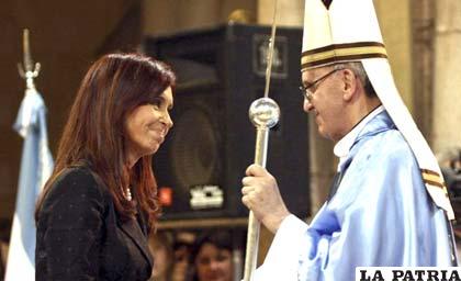El Cardenal Bergoglio con la presidenta Cristina Fernández