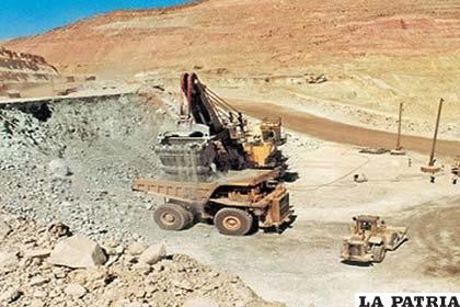 La inseguridad jurídica impide decisiones de empresas mineras para operar en nuestro país