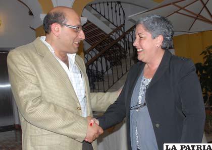 Marco Dipp felicita a Ana María Tineo