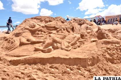 Pasajes bíblicos reflejados artísticamente en esculturas de arena