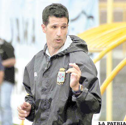 Gustavo Díaz, entrenador de Blooming
