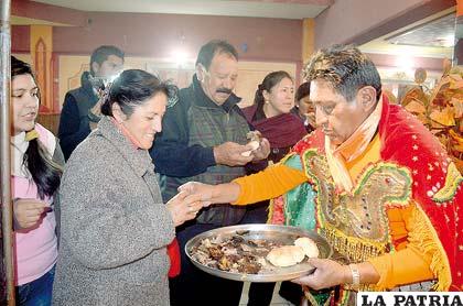 El “convite” del rostro asado de ternera