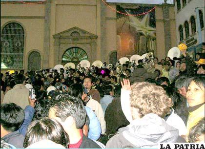 Cientos de devotos viven con fe y alegría la fiesta de El Alba