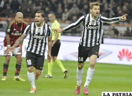 Tévez y Llorente festejan la victoria de Juventus