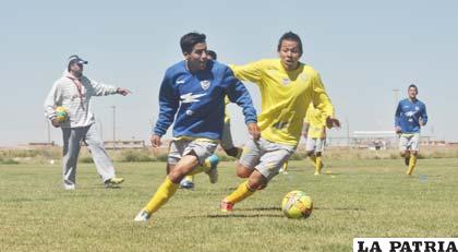 Baldivieso dirige el entrenamiento del equipo de San José