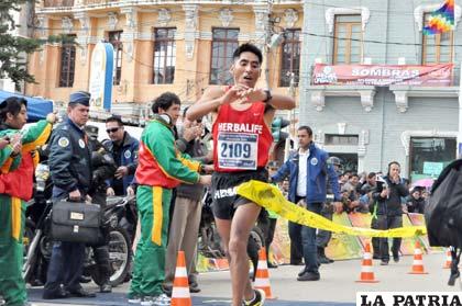 El control de los jueces es importante en una carrera pedestre 