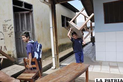 Niños y jóvenes retornan a clases en zona afectadas por inundaciones
