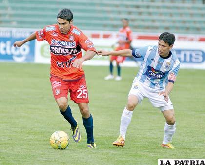 Palavicini con el dominio de la pelota, fue autor de dos goles para la victoria de Universitario
