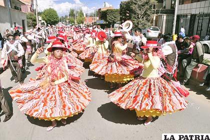 La entrada de Tentaciones se caracteriza por la participación de las comparsas