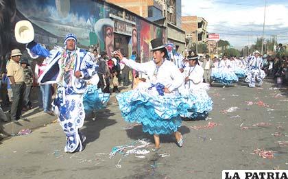 Los chutas y su paso elegante