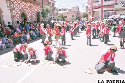 Banda Espectacular Koo-ko de la Escuela Oblitas (Pequeños escritores)