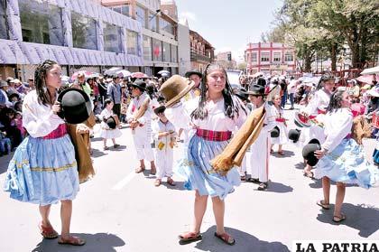 Ballet Folklórico “Mi Patria” con la danza de la saya