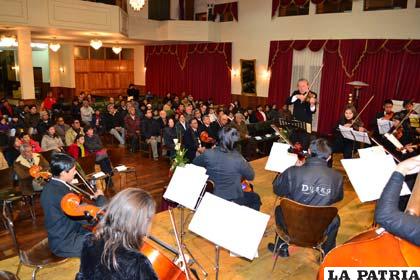 Filarmónica de El Alto durante su presentación en Oruro 