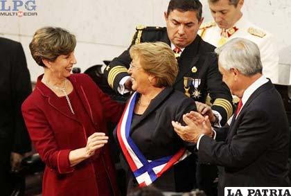 Michelle Bachelet fue investida presidenta de Chile