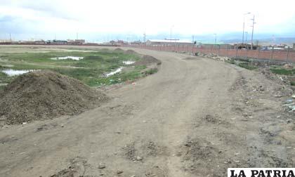 Los trabajos de asfaltado que se realizan en la pista de ciclismo