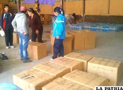 Víveres y medicamentos recolectados en Oruro para el Beni