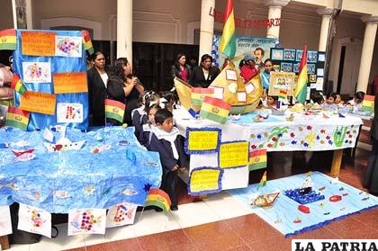 Niños del kínder “Juancito Pinto” elaboraron creativos trabajos conmemorativos al Día del Mar