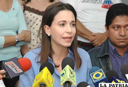 María Corina Machado, diputada venezolana, que asegura retorna a su país para pelear por la democracia