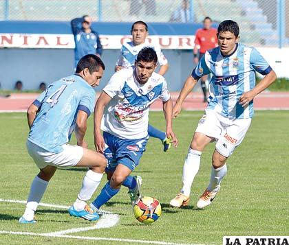 Héctor Calderón que jugó desde el principio, pudo anotar un gol