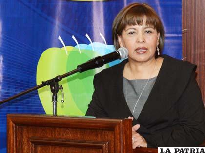 La ministra Nardy Suxo no se pronuncia respecto al caso BOA