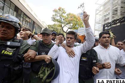 El dirigente opositor Leopoldo López continúa en prisión