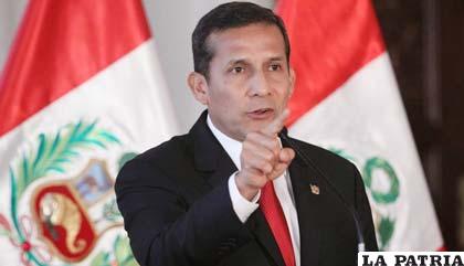 El presidente de Perú Ollanta Humala molesto ante injurias
