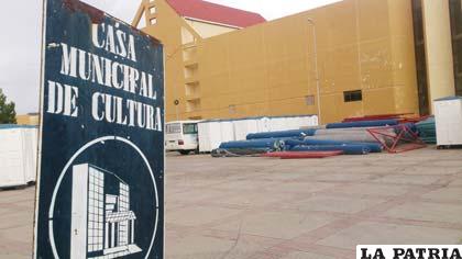 Casa de la Cultura convertida en depósito