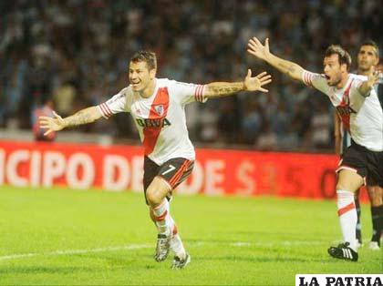 Rodrigo Mora anotó dos goles para la victoria de River Plate