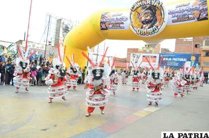 Elegante presentación del Festival de la Morenada