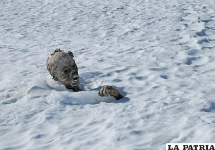 Una de las personas momificadas en volcán mexicano
