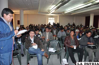 Varias horas duró la mesa de trabajo para debatir sobre el nuevo relleno sanitario