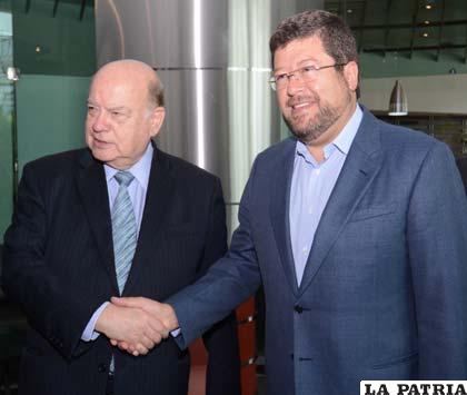 Samuel Doria Medina en reunión con el secretario general de la OEA, José Miguel Insulza