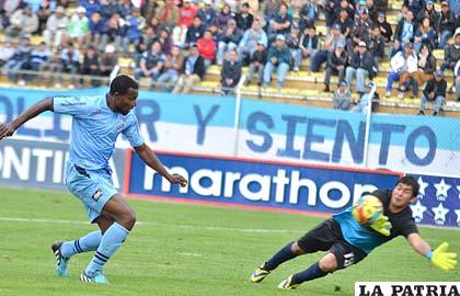 Carlos Tenorio volverá a jugar ante Petrolero