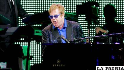 Elton John salió en defensa de sus hijos