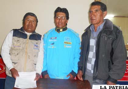 Directivos de la Asociación Municipal de Motociclismo de Salinas