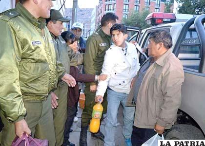 Momento de la detención del periodista que indagaba sobre el caso Alexander